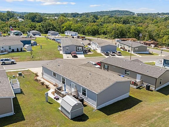 Exterior Image-4-Champion 83 Duck River Estates