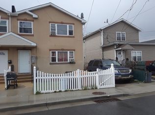 533 Beach 43rd St, Far Rockaway, NY 11691