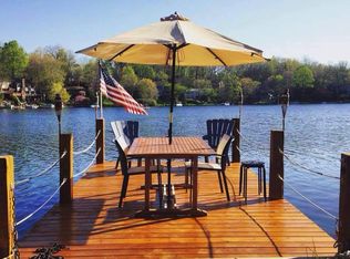 11171 Lake Chapel Ln, Reston, VA 20191