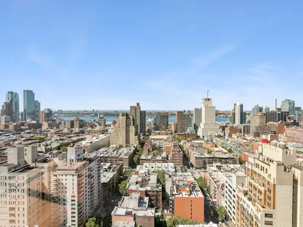 310 West 52nd Street image 2 of 10