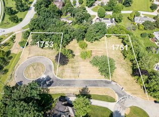 1753 Midwest Club Pkwy, Oak Brook, IL 60523