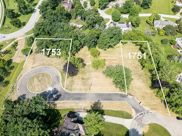 1751 Midwest Club Pkwy, Oak Brook, IL 60523