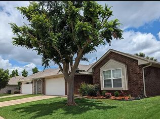 21866 Pioneer Cir, Edmond, OK 73012