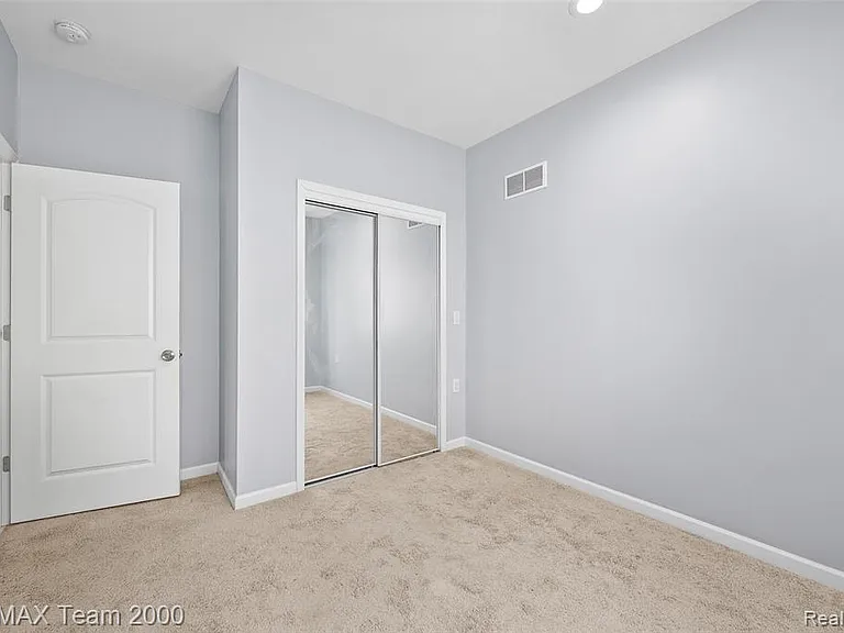 3330 Woodside St — Photo 15