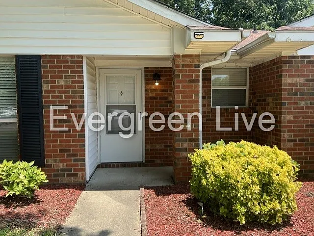 117 Willow Gardens Ct — Photo 2