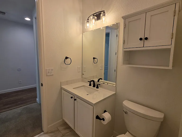 25606 E Bayaud Ave — Photo 30