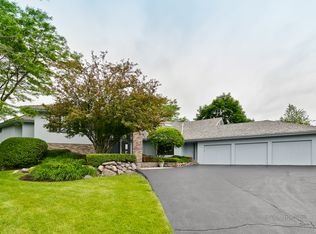 5641 Shadowbrook Ct, Libertyville, IL 60048