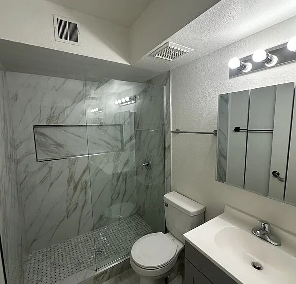 1559 W Mercer Ln — Photo 7