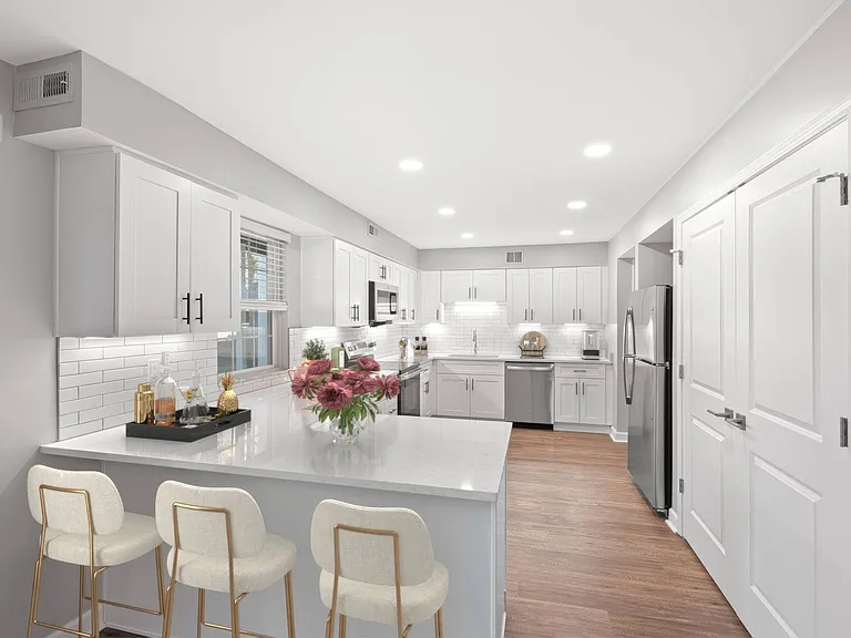 Indian Creek Apartments and Townhomes — Photo 103