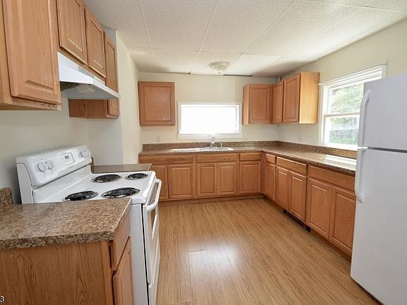 4th image of 22 Walling Ave #24