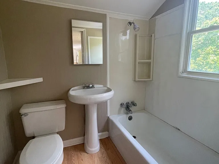 1622 Flora Ave — Photo 4