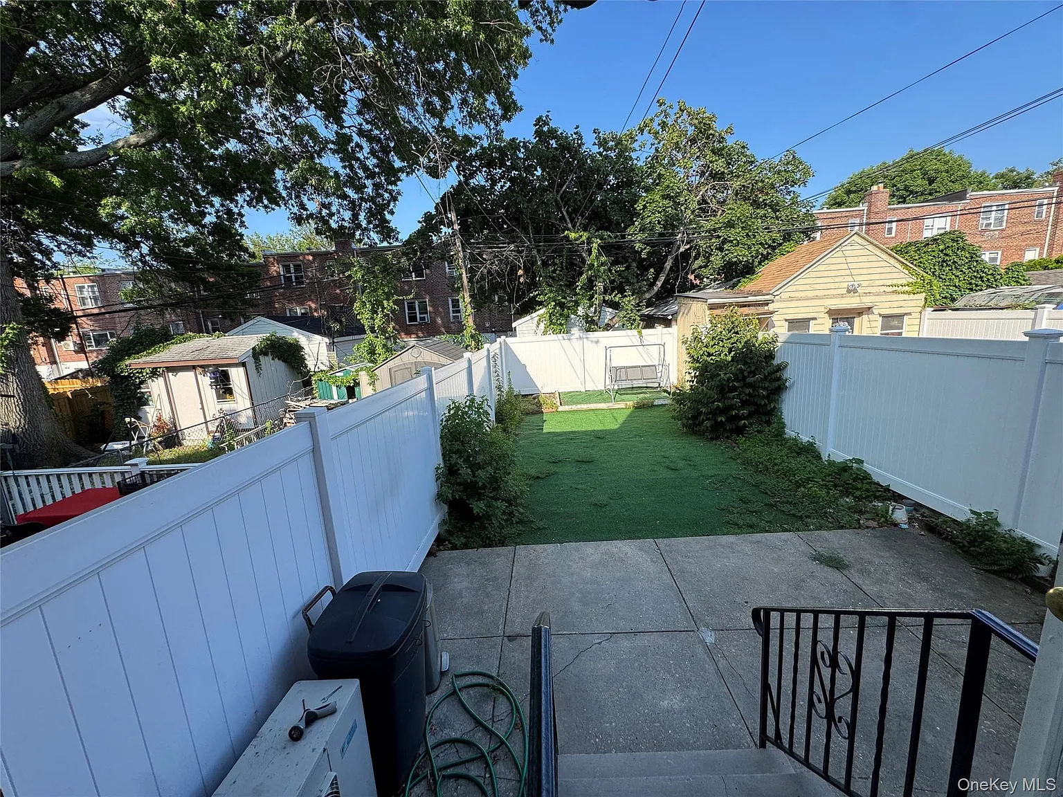 3 bed, 2.0 bath, 1836 sqft, $4,300 — Photo 3