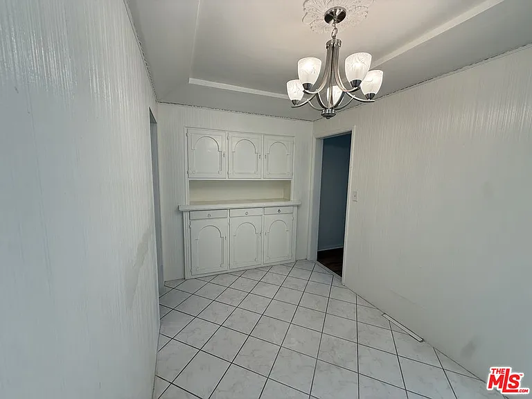 211 S Arnaz Dr #LOWER — Photo 11