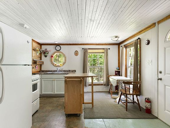5th image of 70 Williams Road
