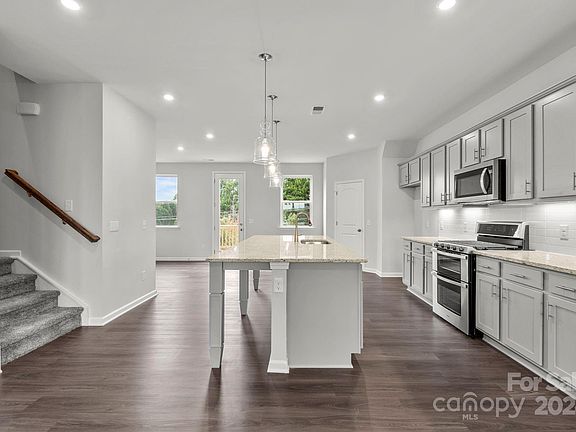 5th image of 6993 Waterstone Dr