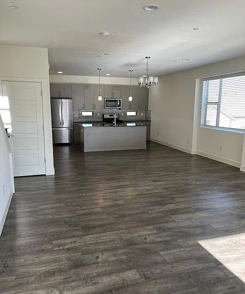 19488 Living room and Kitchen
