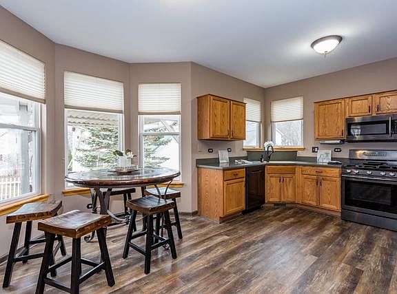 4th image of 5061 Country Pl