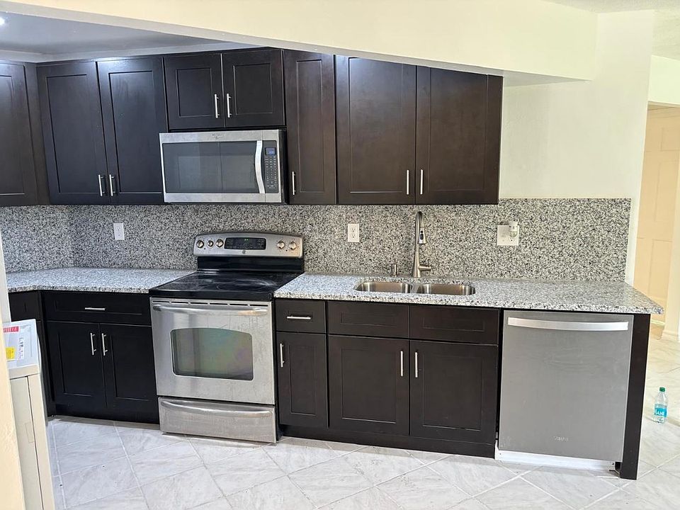 1st image of 658 Royalty Ct