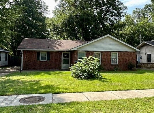 1st image of 3731 Parkway Dr