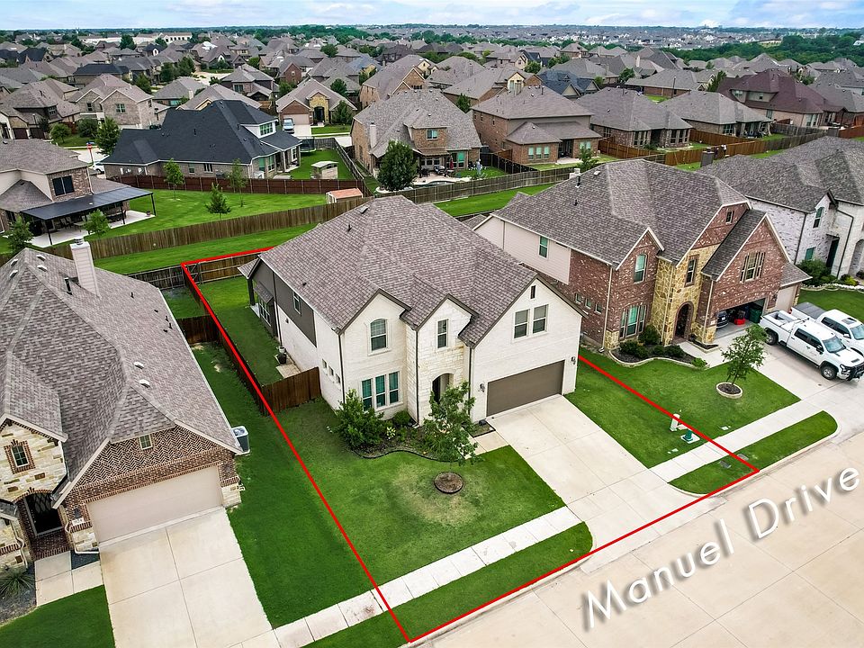 1st image of 928 Manuel Dr