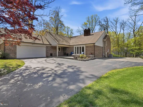 5006 Pheasant Ridge Rd, Fairfax, VA 22030