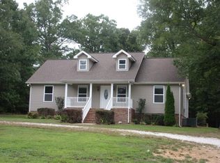 90 Cooper Rd, Big sandy, TN 38221