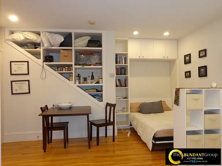 17 Centre St #2R — Photo 10