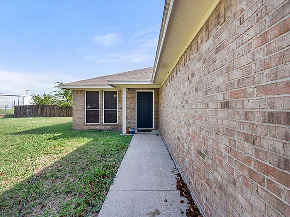 2nd image of 301 Schumacher Dr #303