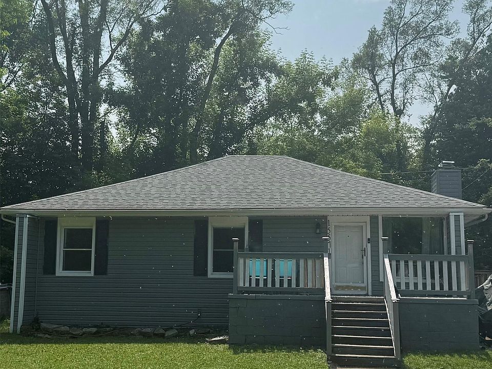1st image of 15571 Fenton Ave