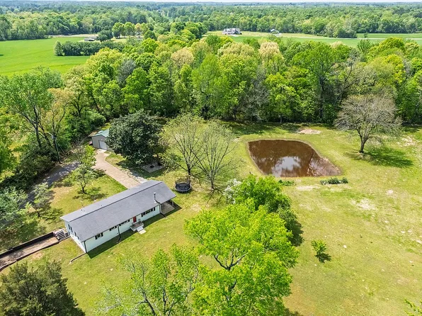 15599 Thompson Ln, Athens, AL 35611