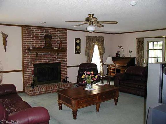 5th image of 203 Stafford Oak Dr
