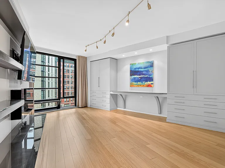 580 Washington St #5E — Photo 12