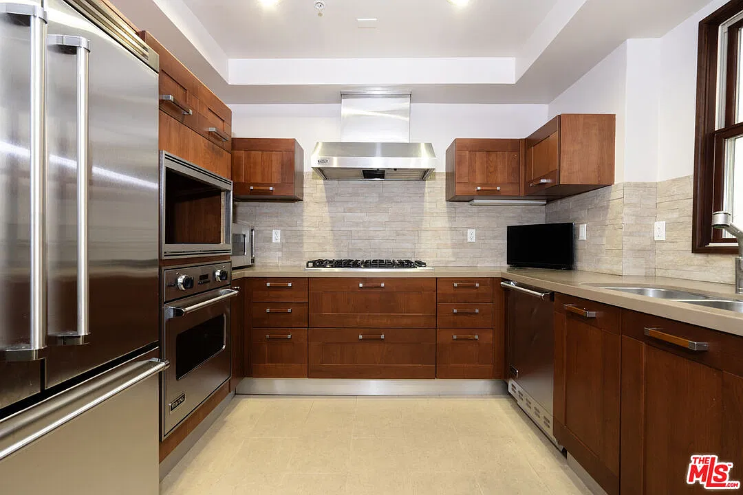 2 bed, 2.0 bath, 1518 sqft, $4,800 — Photo 4