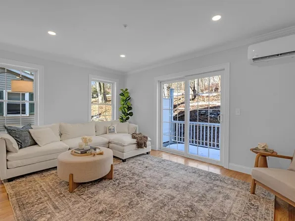 63 North St #D, Worcester, MA 01605