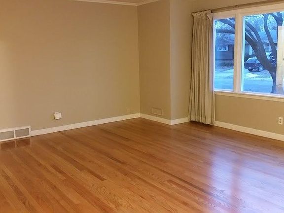 2nd image of 244 Oak Knls S