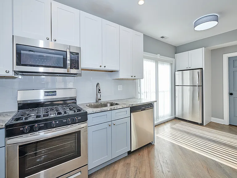 5703 W Seminole St — Photo 4