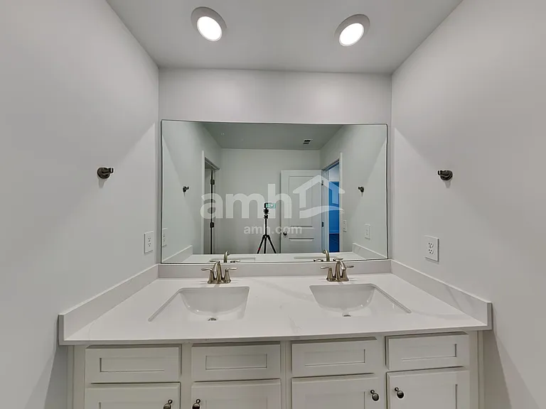 322 Golucke Way — Photo 14