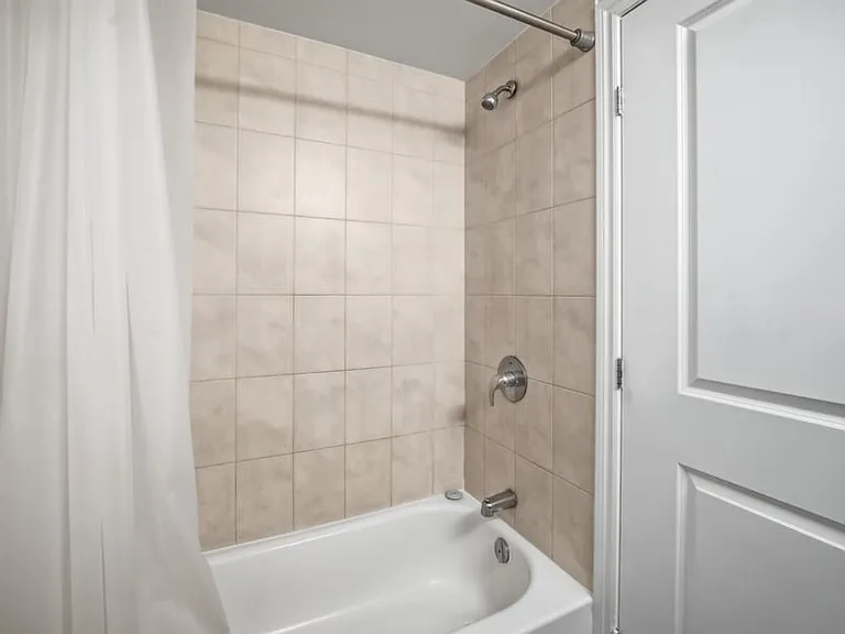 429 Kent St #413 — Photo 11