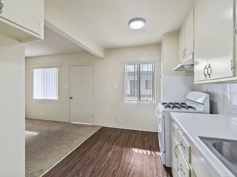 1135 Wilmington Blvd — Photo 14