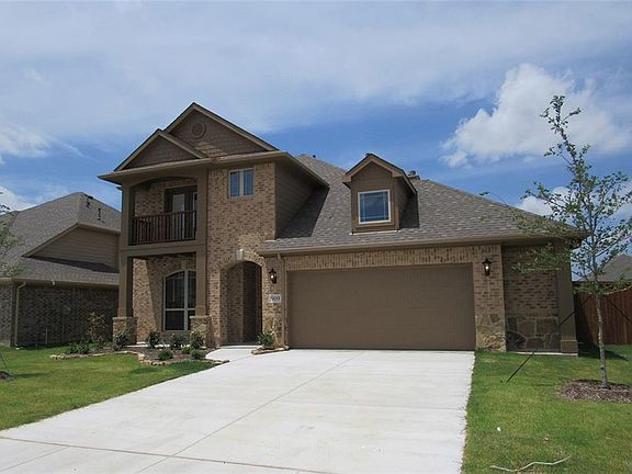 4th image of 909 Yarwood Way