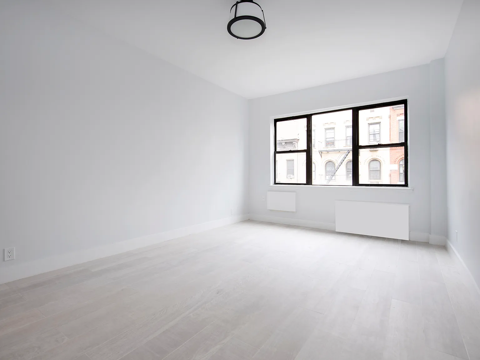 418 East 77th Street — Photo 4