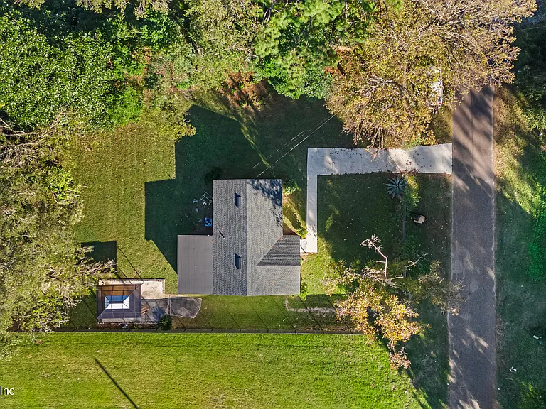 2389 Hilly Rd — Photo 22