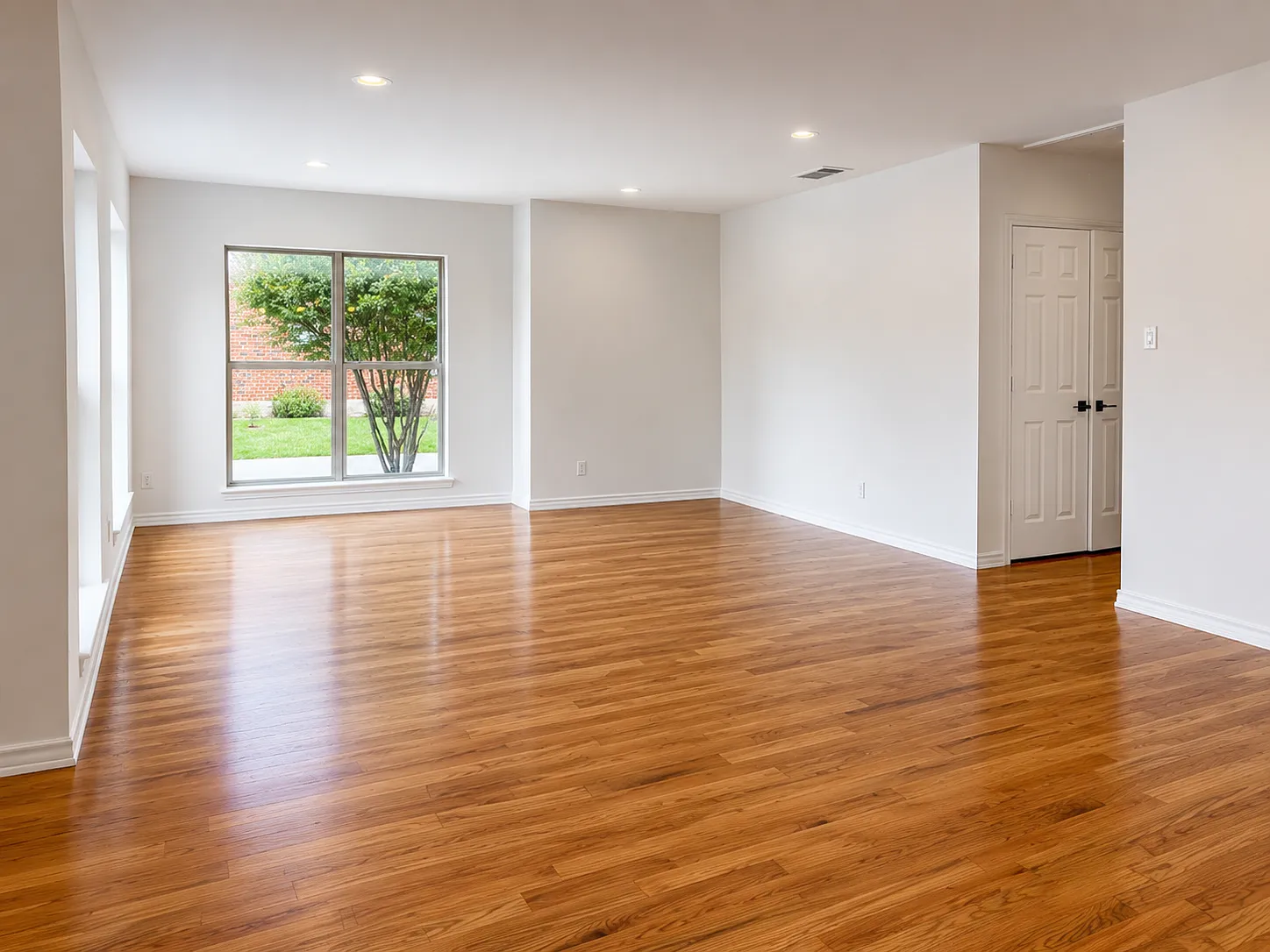 1038 Galloway Ave — Photo 2