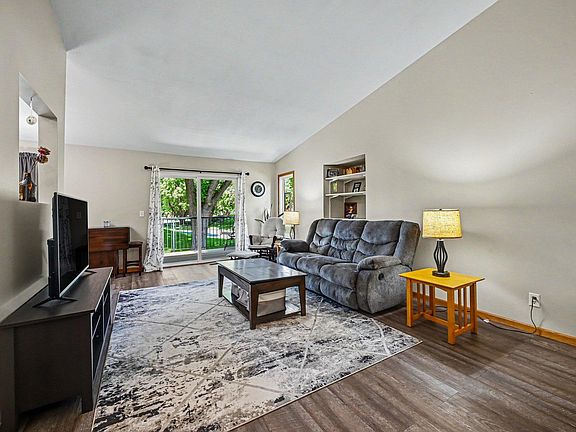 4th image of 4376 Arden View Ct