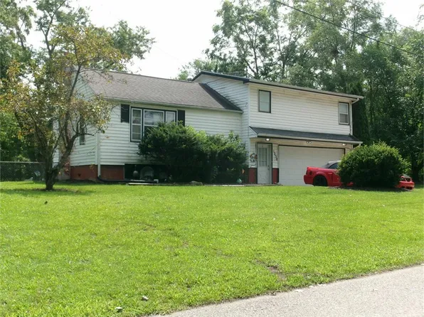 1030 Gilbert St, Waterloo, IA 50707