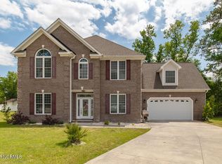 100 Palm Dr, Jacksonville, NC 28546