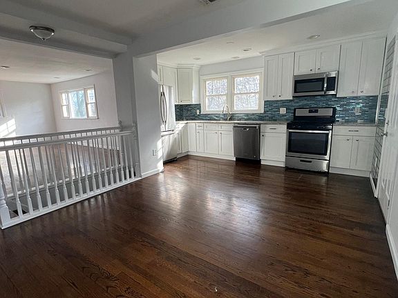 4th image of 100 White Oak Ter