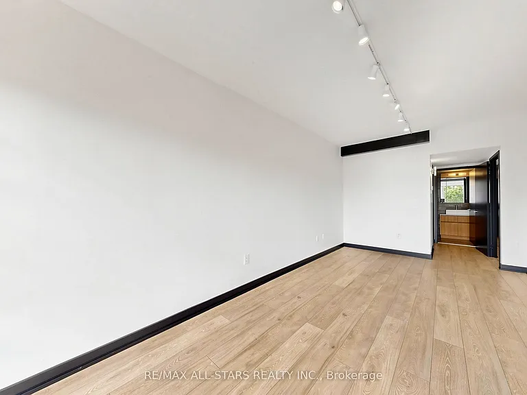 110 Fort York Blvd #G08 — Photo 28