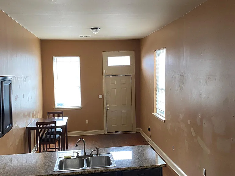 3507 S Saratoga St — Photo 4