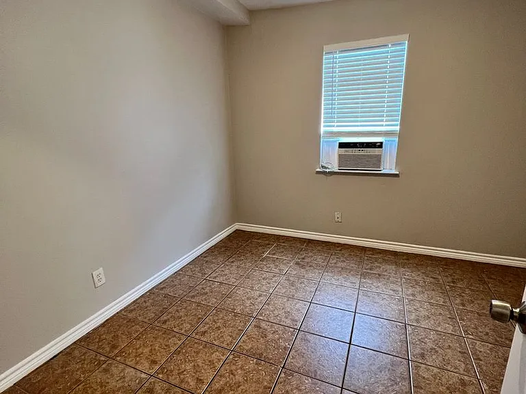 319 Harding Pl #2 — Photo 16